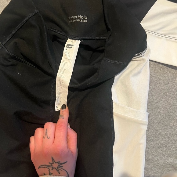 Fabletics leggings and sports bra set sizes S-M - Picture 5 of 6